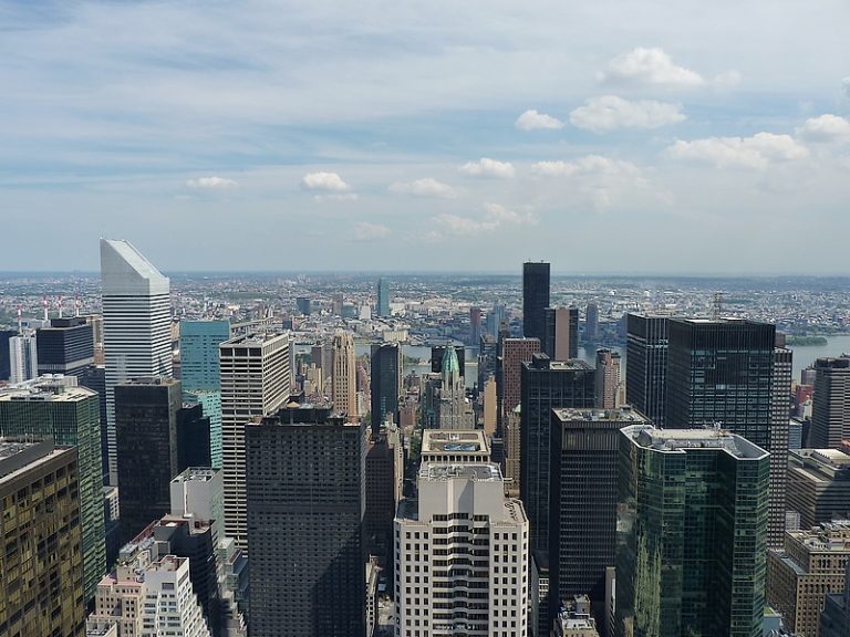 'East river dans le fond